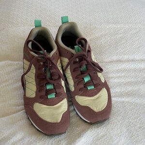 Women’s Cream and Mauve Merrell Sneakers with Teal Accents